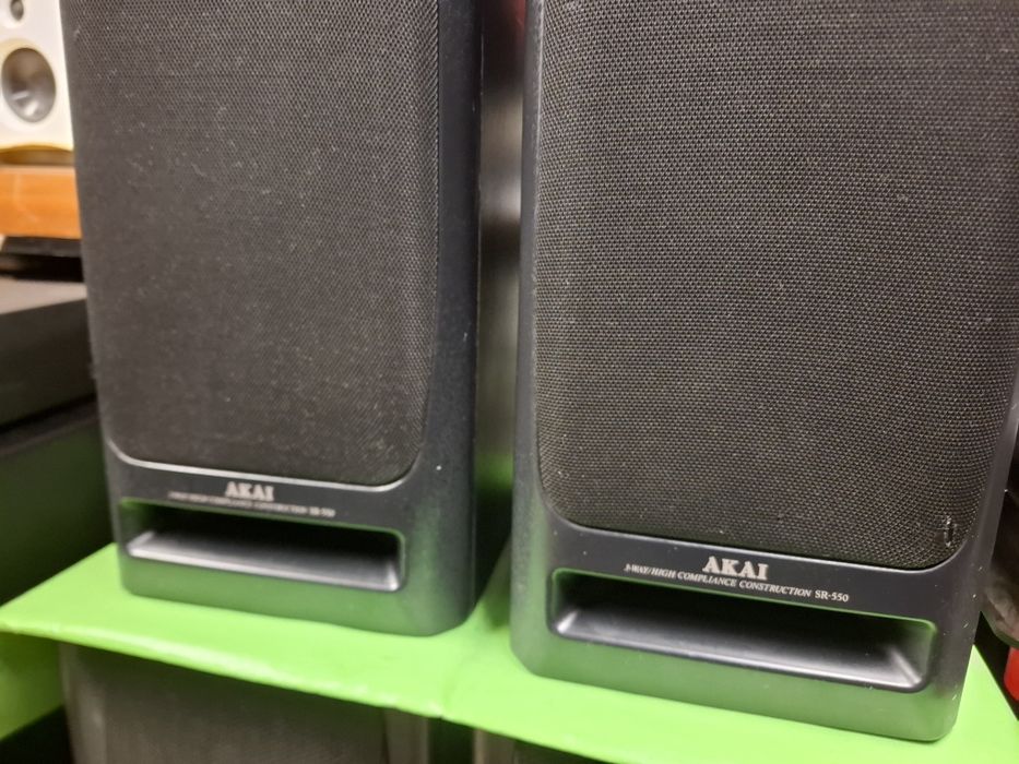 Kolumny Akai SR-550