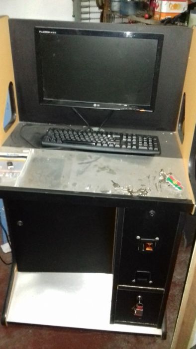 Computador com secretária