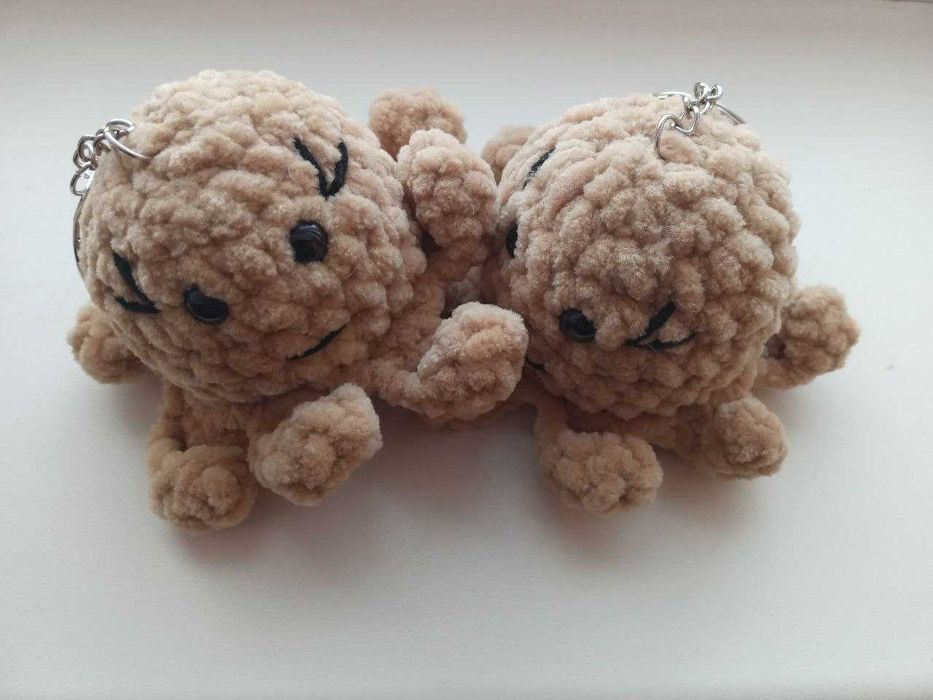 Брелок з плюшевої пряжі восьминіжка