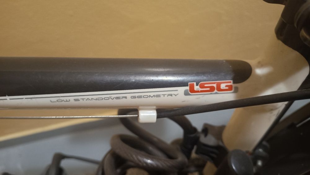 Rower trekkingowy 28 cali, Roz. M, Rower wymaga wymiany niektórych