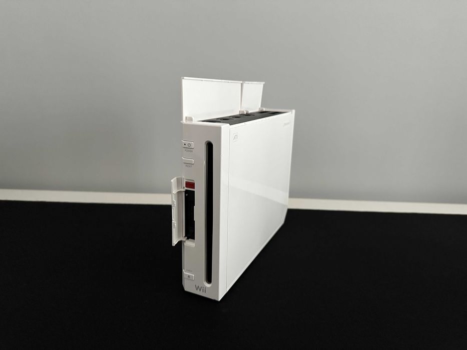 Konsola Nintendo Wii + Akcesoria i dodatki [Biała] 256GB