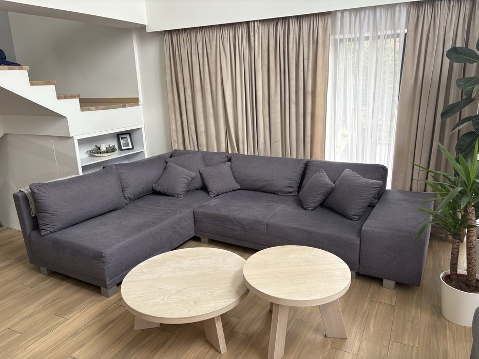 Naroznik premium z funkcją spania + pufa ze skrzynia AGATA meble