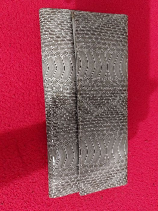 Carteira nova, para canetas