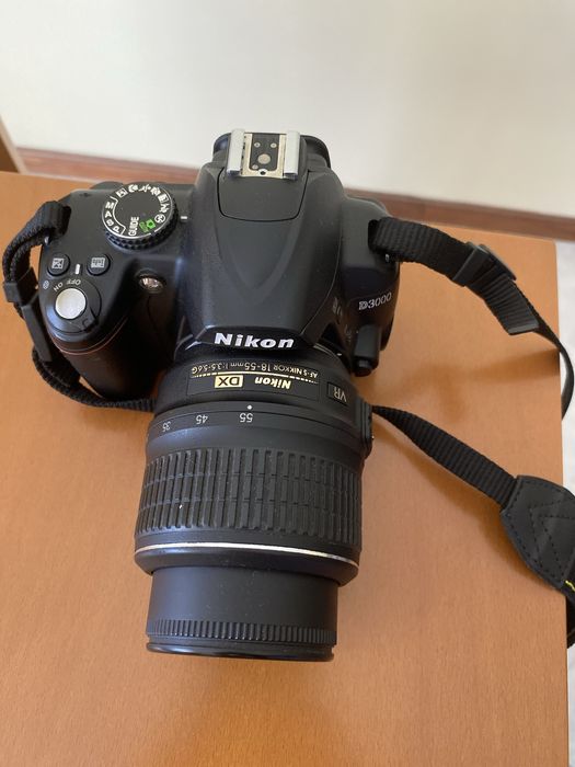 Nikon D3000 / Objetiva Nikon AF-S 18-55mm