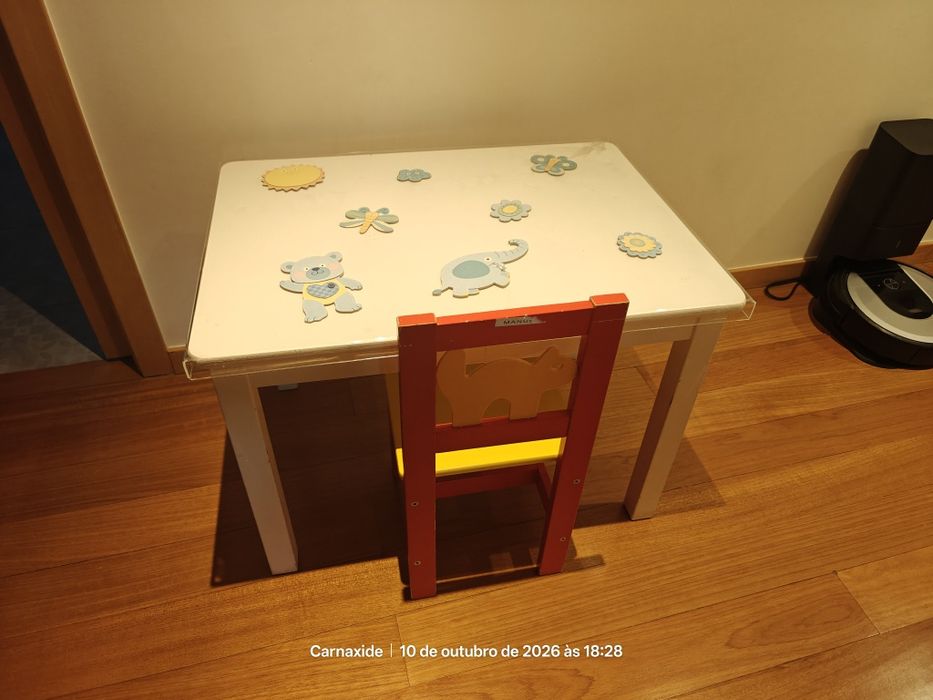 Mesa de criança + banco