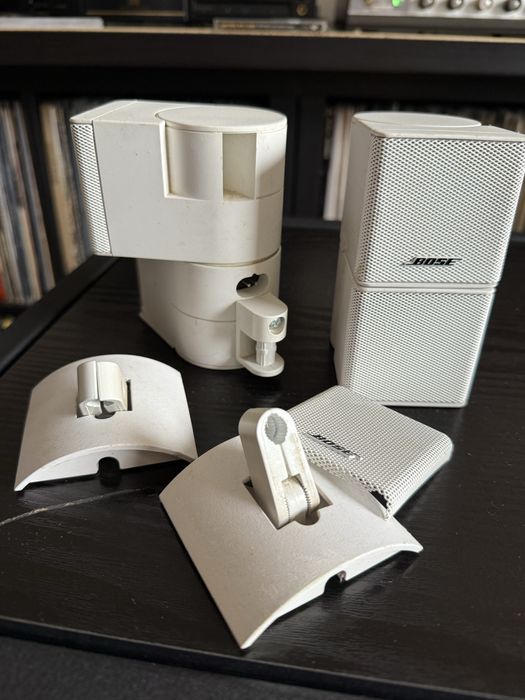 Conjunto colunas Bose Acoustimass 30 com 4 satélites Jewel Bose