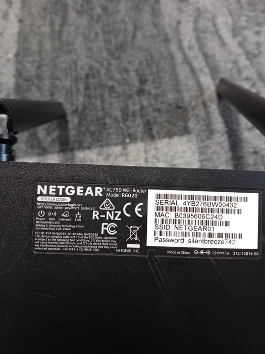 дводіапазонний Wi-Fi-маршрутизатор Netgear AC750