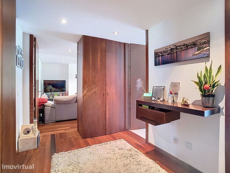 Excelente T3 de luxo para arrendamento próximo ao Maia Jardim.