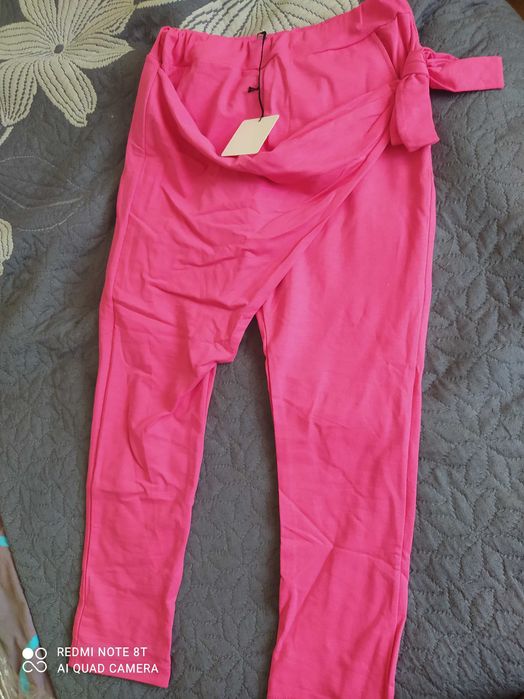 Spodnie różowe dresowe  Nowe