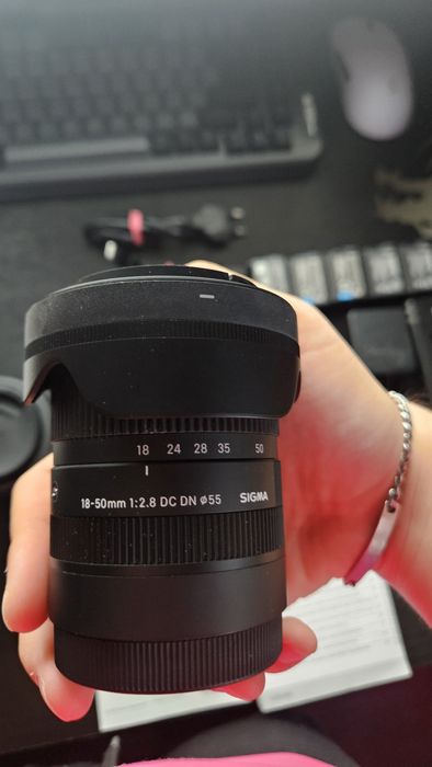 TOP Sony A6000 + com Lentes Sigma 18-50mm f/2.8 + Sigma 56mm f/1.4