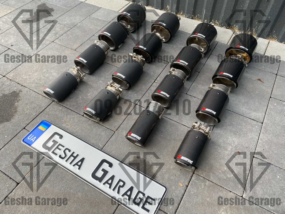 Насадка на вихлопну akrapovic акрапович ліва левая права правая карбон