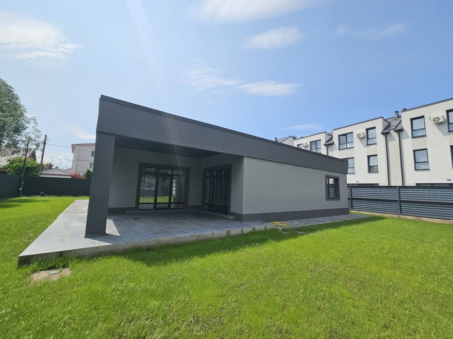 Продам  свій будинок  метро Осокорки, Славутич 7км