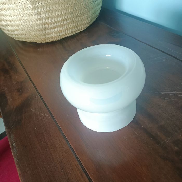 Świecznik PRL biały