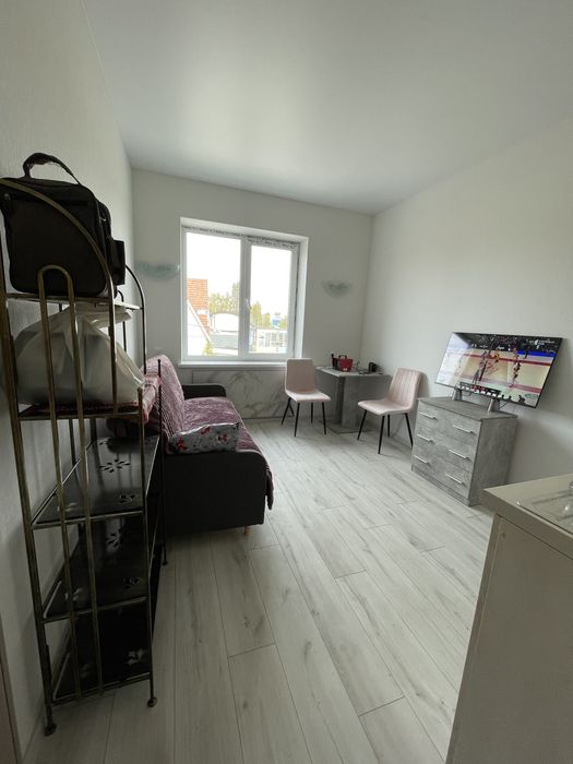 Повноцінна однокімнатна з ремонтом у Ворзелі!