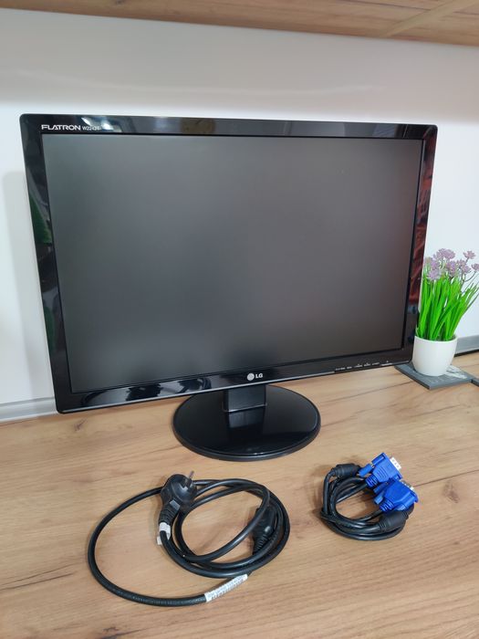 Монітор 22" LG Flatron W2242T