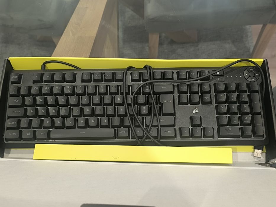 Teclado Corsair RGB