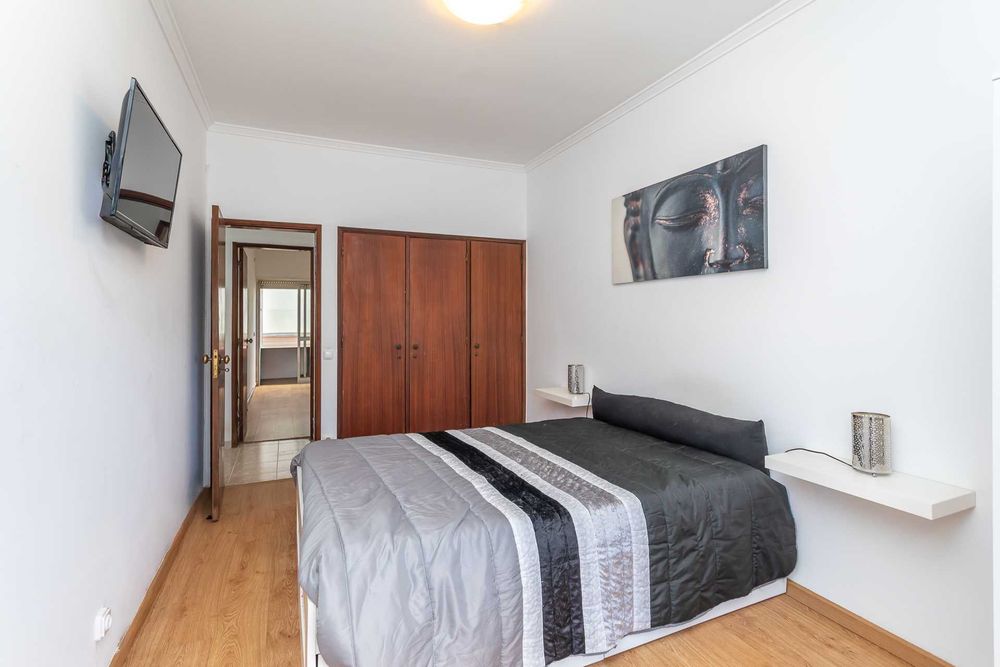 apartamento T2, em R/C, com 80m2 de ABP + 6m2 de área dependente (arrecadação) em Trajouce, São Domingos de Rana