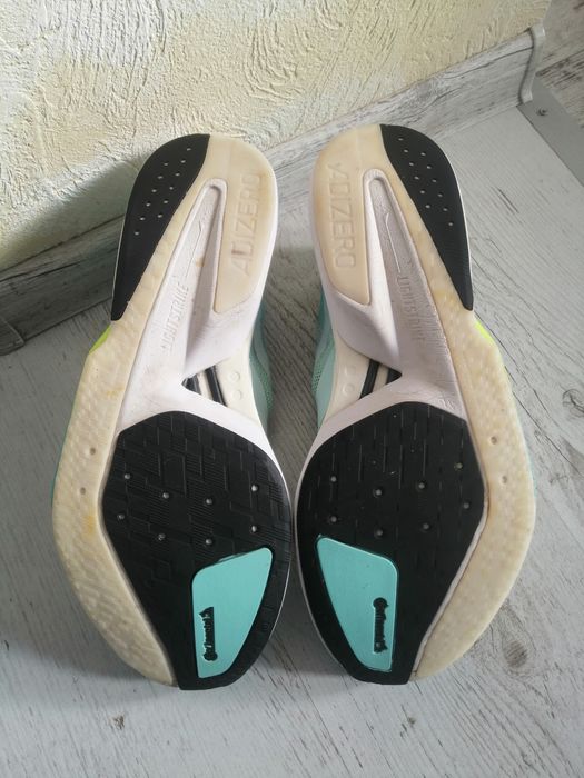 Чоловічі бігові кросівки Adidas Adizero Boston 13