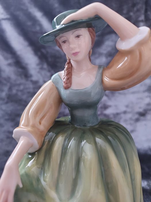 Royal Daulton porcelanowa figurka "Buttercup" 18cm wysoka