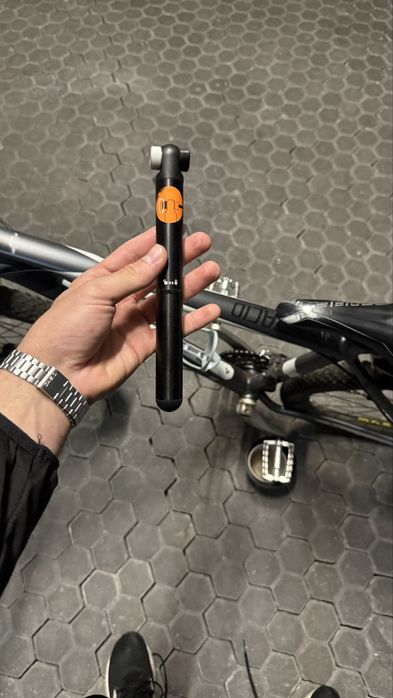 Bicicleta (CUBE hardtail de BTT)