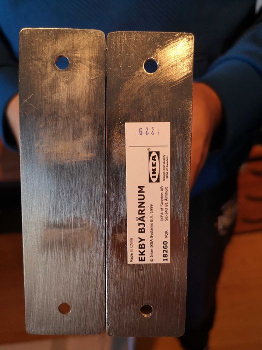 Urgente: 2 Prateleiras lacadas, Ikea, com suportes laterais