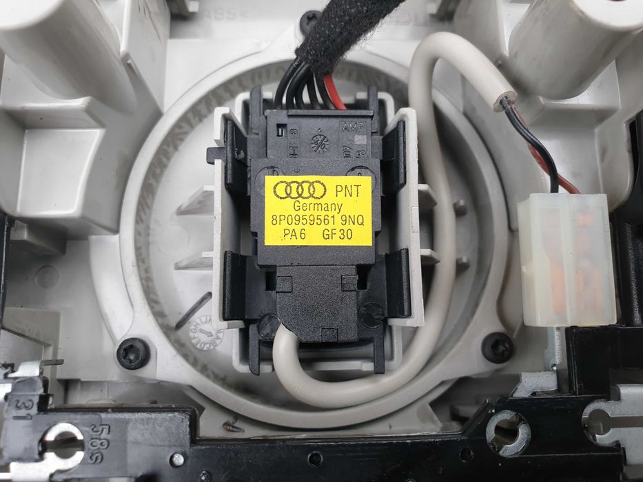 Audi A3 8P Lift Lampka podsufitki