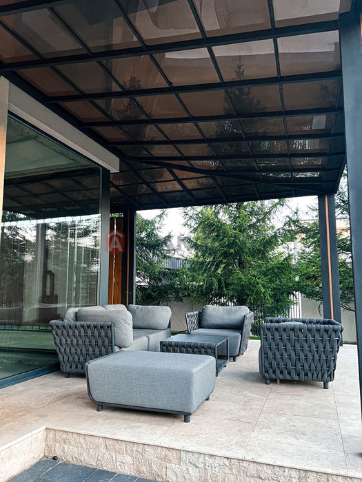 Сучасний преміальний будинок у містечку City Park (Villa Riviera)