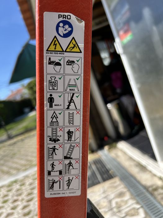 Escadote Isolado Tubesca