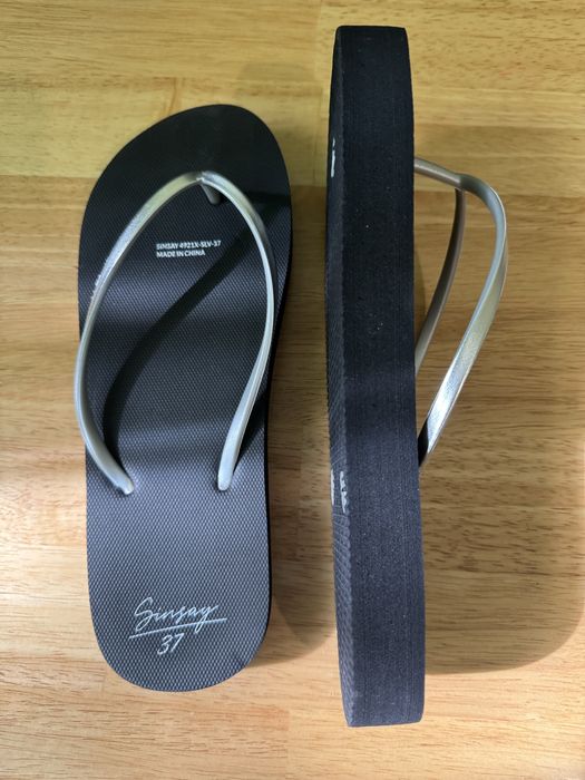 Вʼєтнамки шлопанці Sinsay