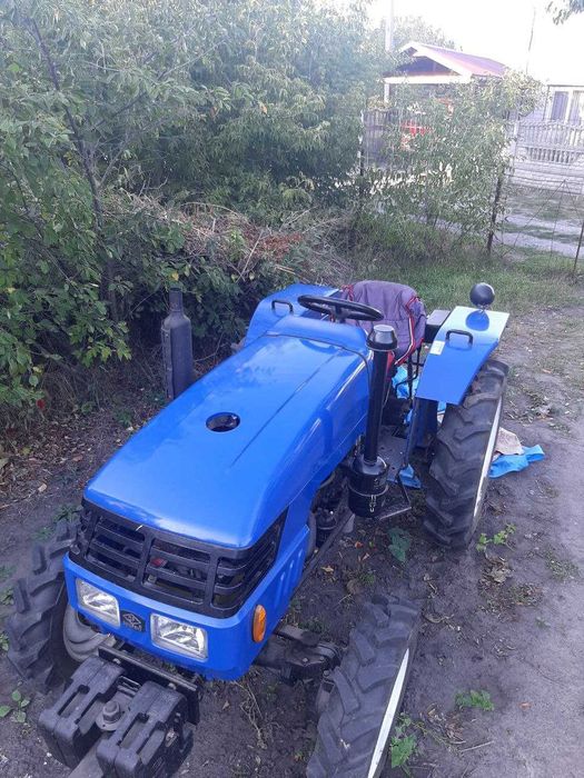 Трактор Dongfeng 244