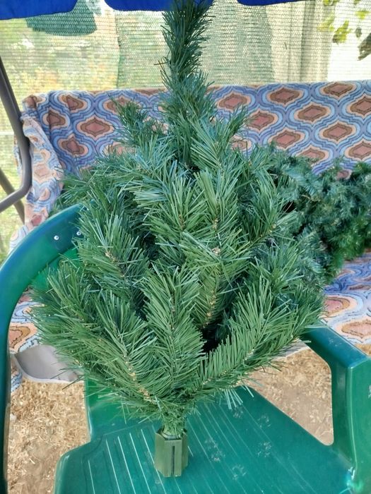 Ялинка зелена штучна