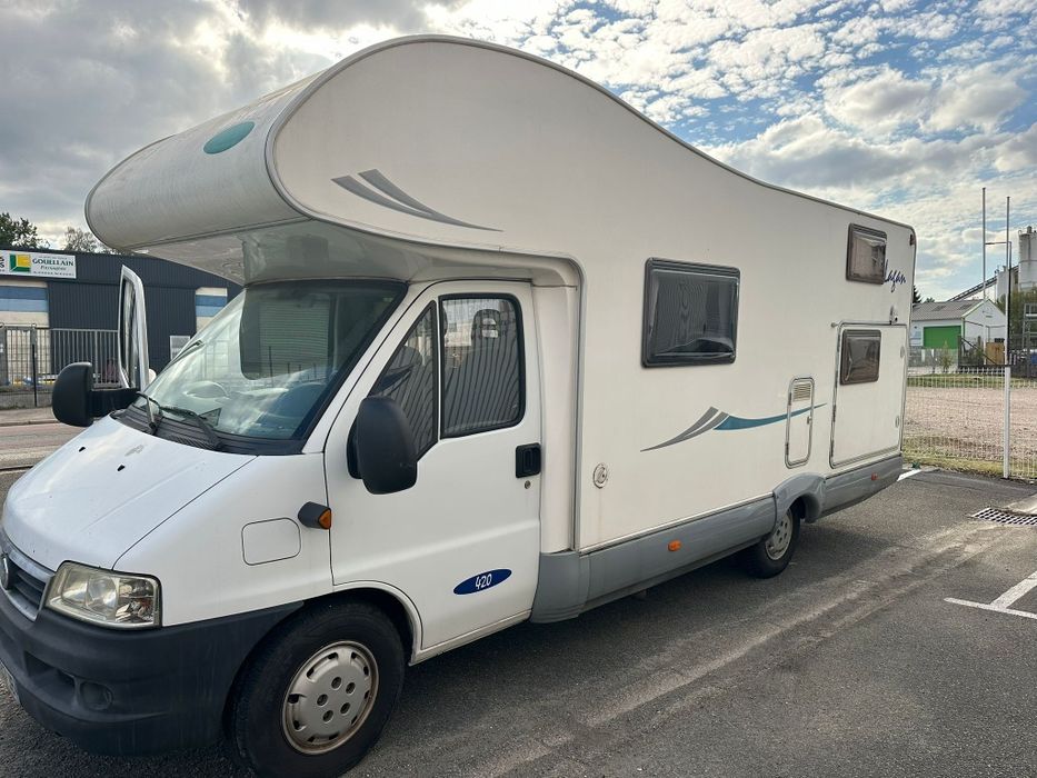 Autocaravana Familiar McLouis 7 Lugares – Ano 2006 – Apenas 118.000 km!
