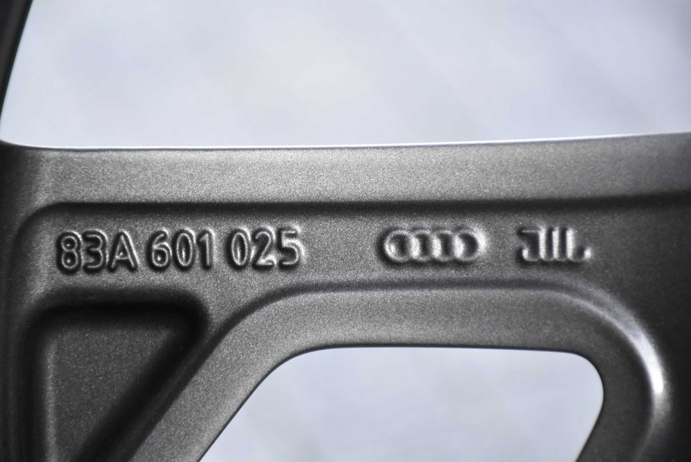 Nowe koła zimowe OEM AUDI Q3 RSQ3 SPORTBACK 83A 19" Continental AO 25r