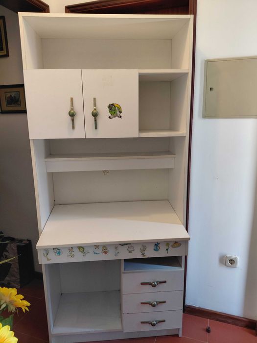 Secretária em Móvel para Quarto de Jovem Estudar ou Lazer