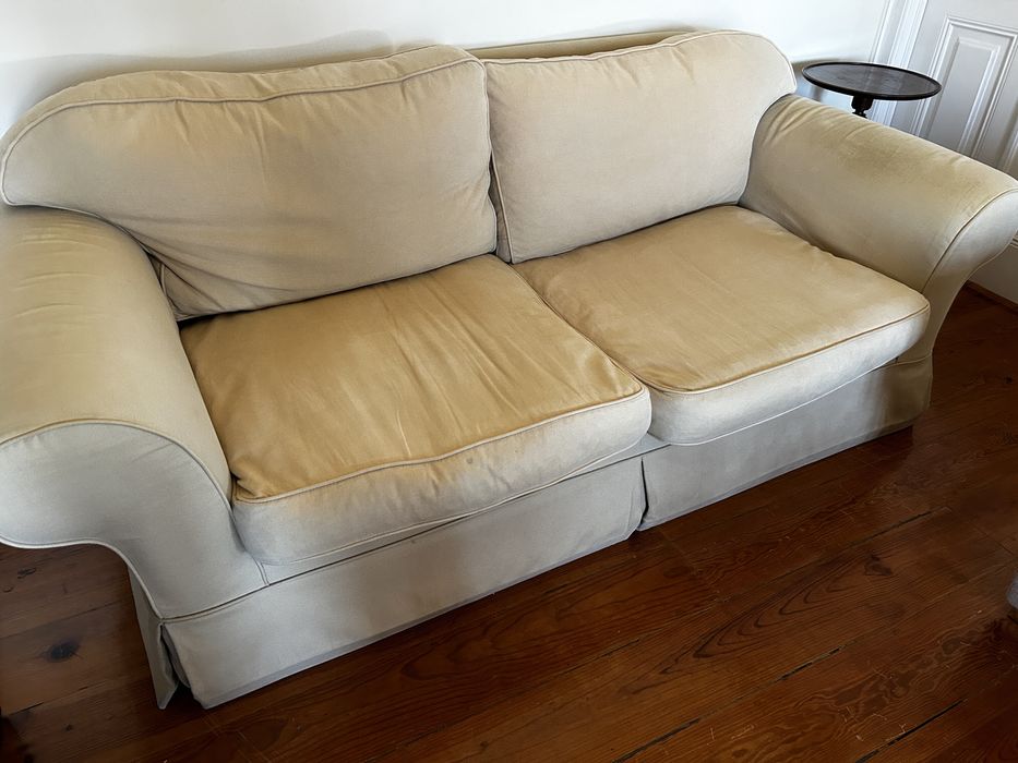 Sofá 2 metros almofadas de penas