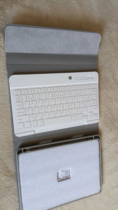 Чохол-клавіатура для iPad 9.7 та інших