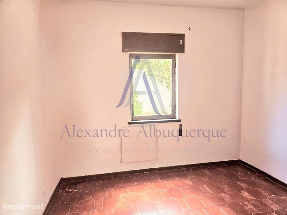 Apartamento T2 com Terraço, Arrecadação e Parqueamento | Sesimbra