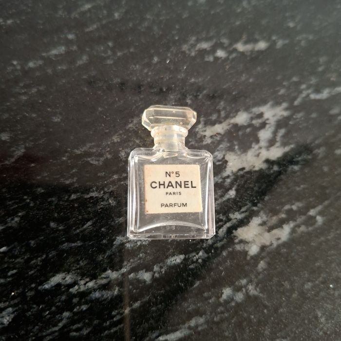Chanel              .
