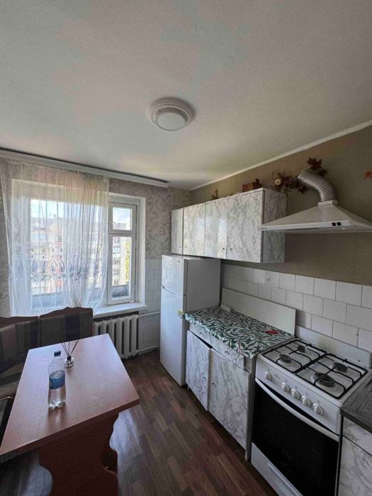 Продам квартиру з косметичним ремонтом в місті Ірпінь біля парку