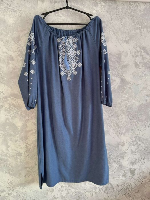 Жіноче плаття вишиванка