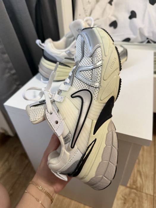 Кросівки Nike ,взуття