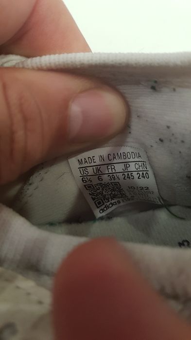 Vendo chuteiras Adidas em muito bom estado.