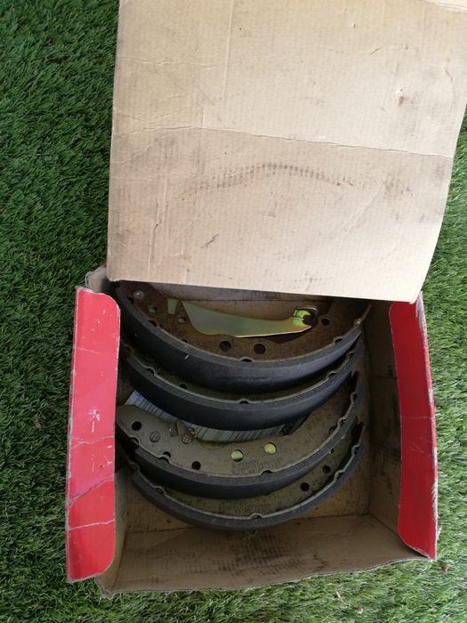 Varias peças para automóveis novas