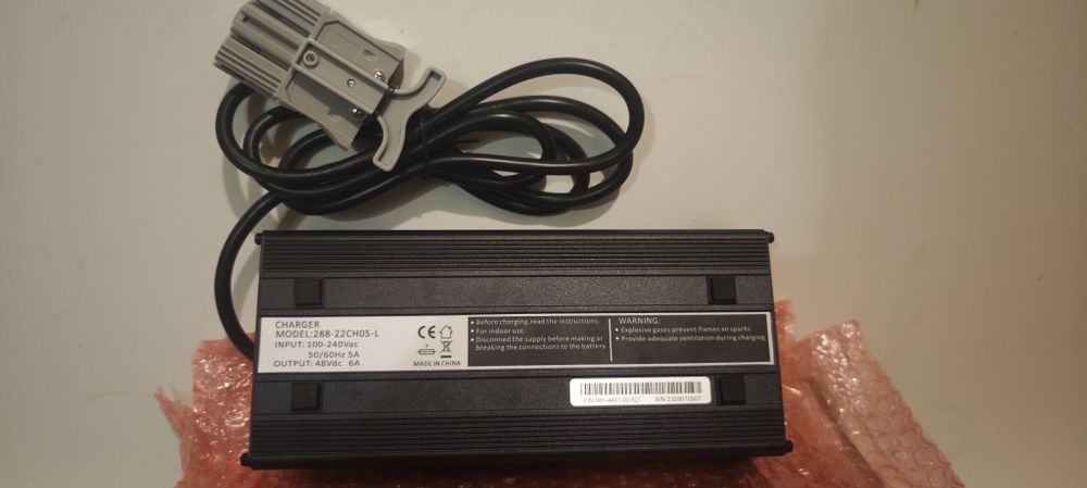 Ładowarka do baterii wózków widłowych ,paletowych 48v, 6A