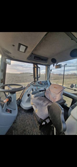 Ciągnik Valtra N123 i prasa John Deere V451M