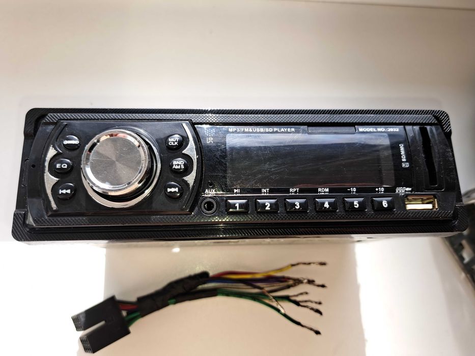 Автомагнітола з USB, AUX та картою пам`яті