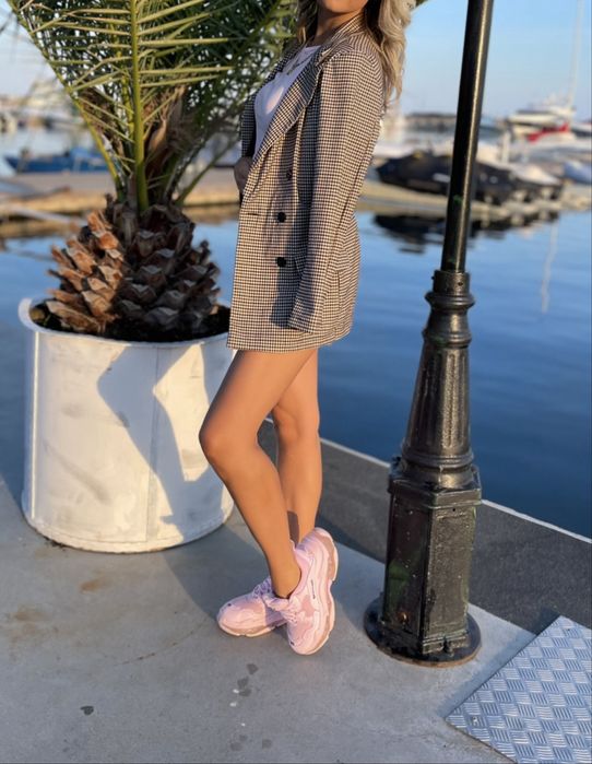 Продам комплект пиджак шорты