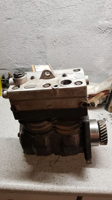 Sprężarka dwutłokowa  samochodowa  VADEN 112510 MAN MERCEDES