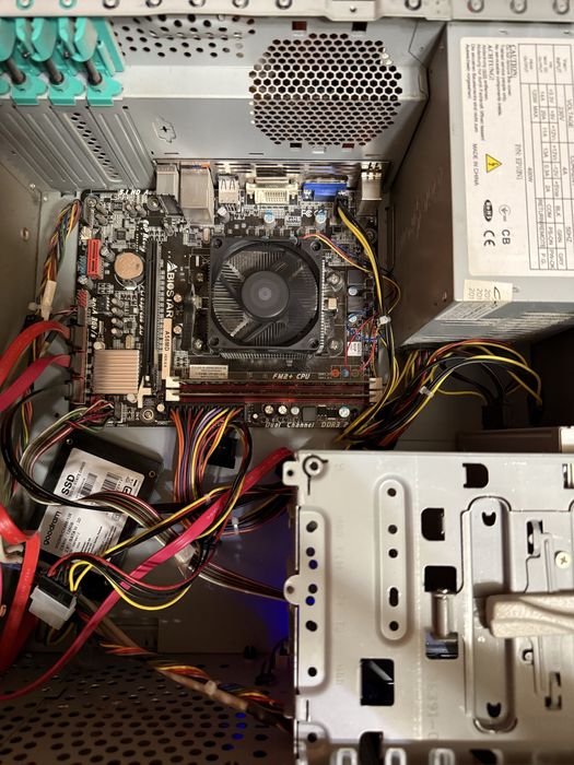 ПК, 4 ядра AMD A10-7700K, 8 Гб RAM DDR3 1600, SSD 128 ГБ