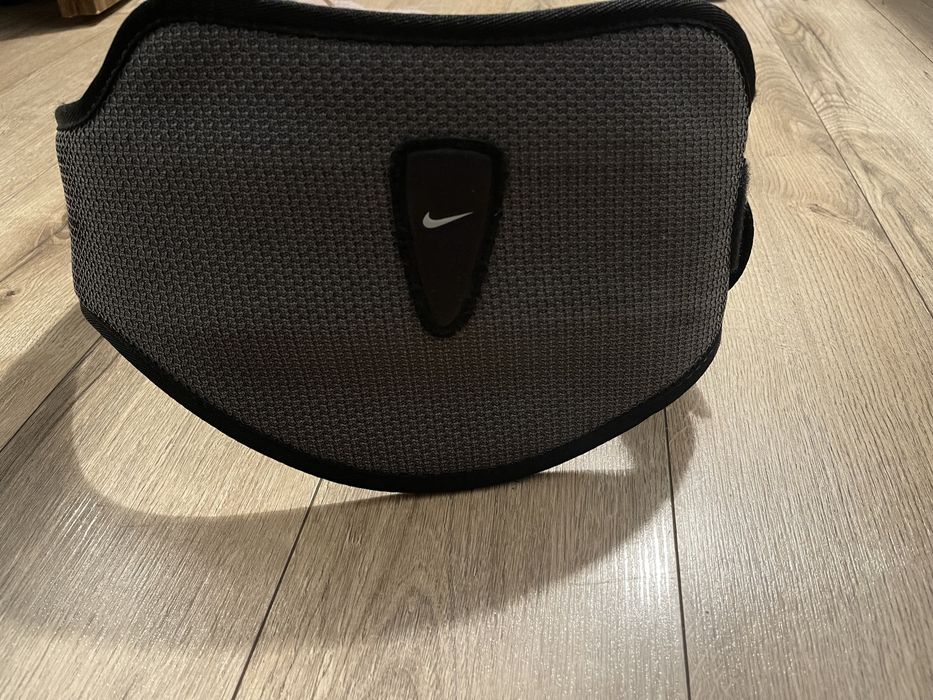 Pas do ćwiczeń NIKE